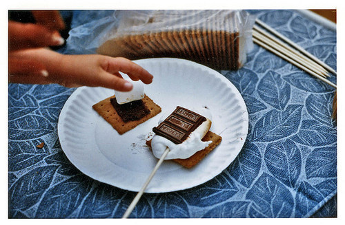 chocolate, graham crackers, hersheys, marshmellow, marshmellows, smore