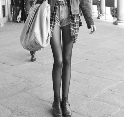 bag, black and white, knees, legs, shorts, skinny