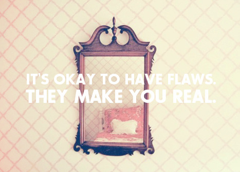 bed, flaws and mirror