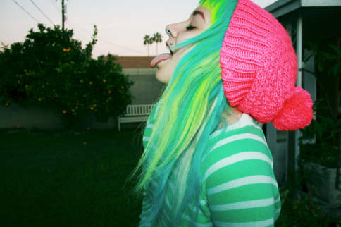 blue hair, piercing and pink hat