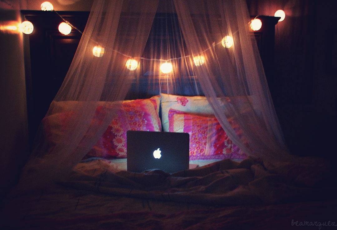 apple, bed and computer