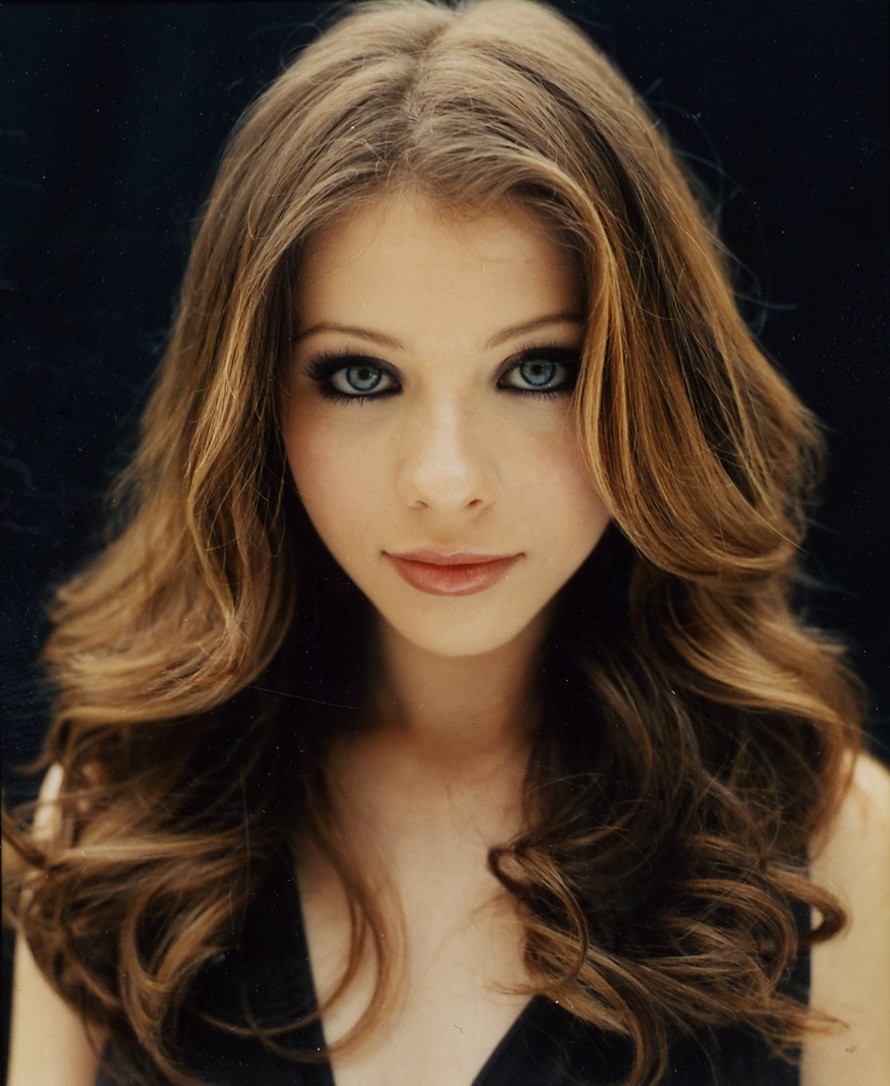 http://favim.com/orig/201105/30/beautiful-brown-hair-georgina-georgina-sparks-girl-gossip-girl-Favim.com-60496.jpg