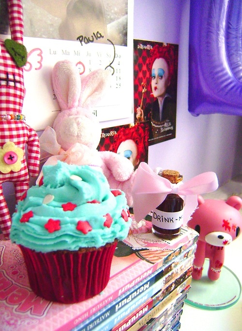 alice in wonderland, bunny and cupcake