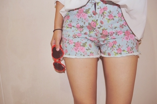 fashion, flora shorts and floral