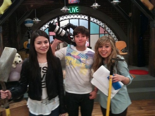 jennette mccurdy and nathan kress 2011. icarly, jennette mccurdy