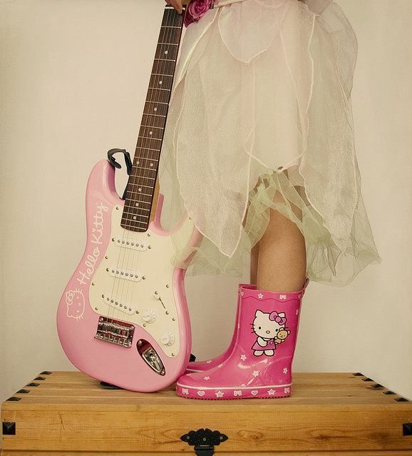 Hello Kitty Guitar. girl, guitar, hello kitty,