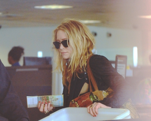 airport, mary-kate and mary-kate olsen