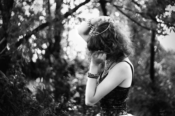 black and white, crowns and deviantart