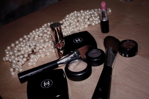 chanel, eyeshadow, lipstick, mac, makeup, pearls