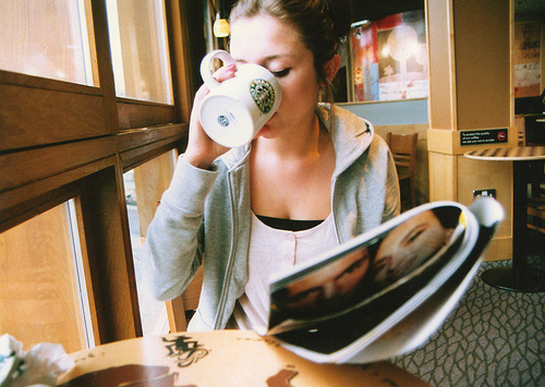 Cafe coffee cup girl light magazine favim.com 66201