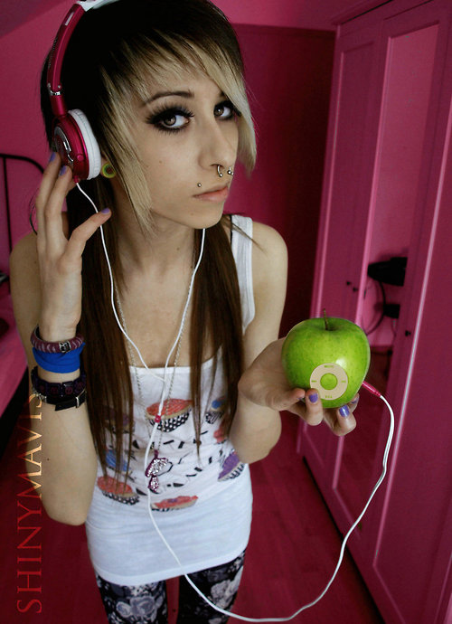 apple, girl and ipod