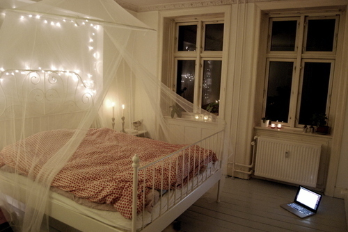 bedroom, pretty and simple