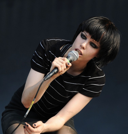 alice glass, black and crystal castles