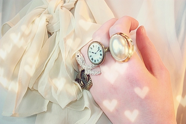 bluse, clock and golden