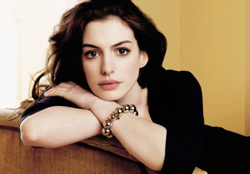 anne hathaway, beauty and fashion
