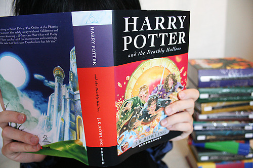 books, faceless and fashion
