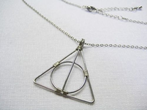 cloak, deathly hallows and harry potter