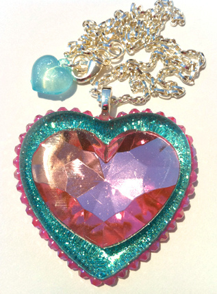 heart, jewelry and necklace