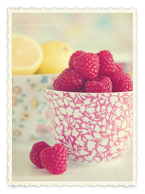 bowls, fresh and fresh raspberries
