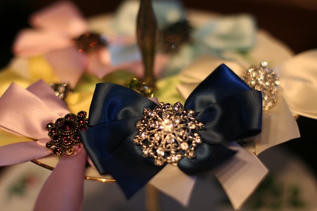accessories, blue and bows