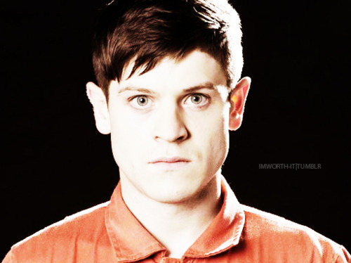 :<f, boy, brunette, cute, hot, iwan rheon