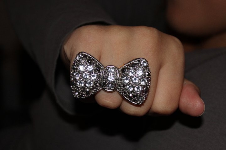 bow, cute and diamonds