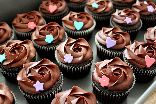 chocolate, cream, cupcakes, flowers, food, green