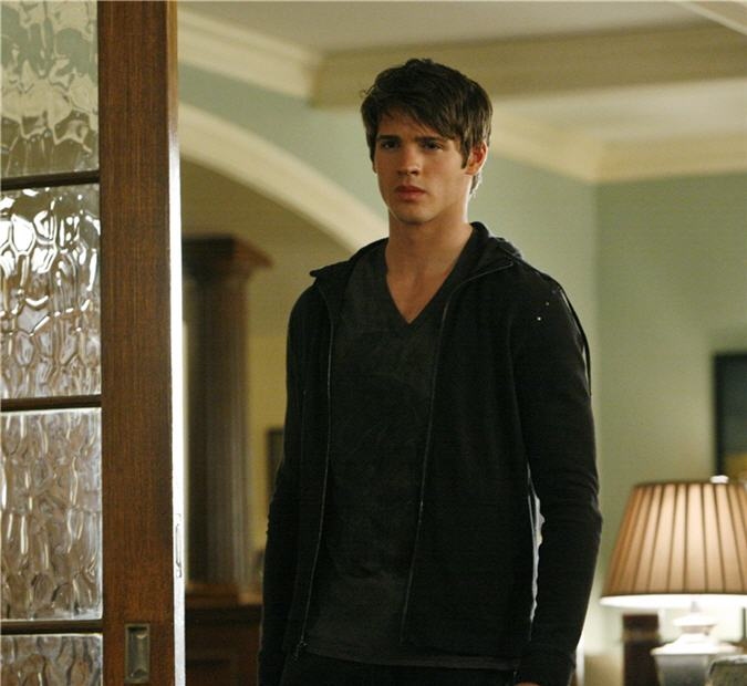 handsome, jeremy gilbert and the vampire diaries
