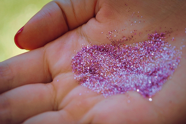 forlin, glitters and hand