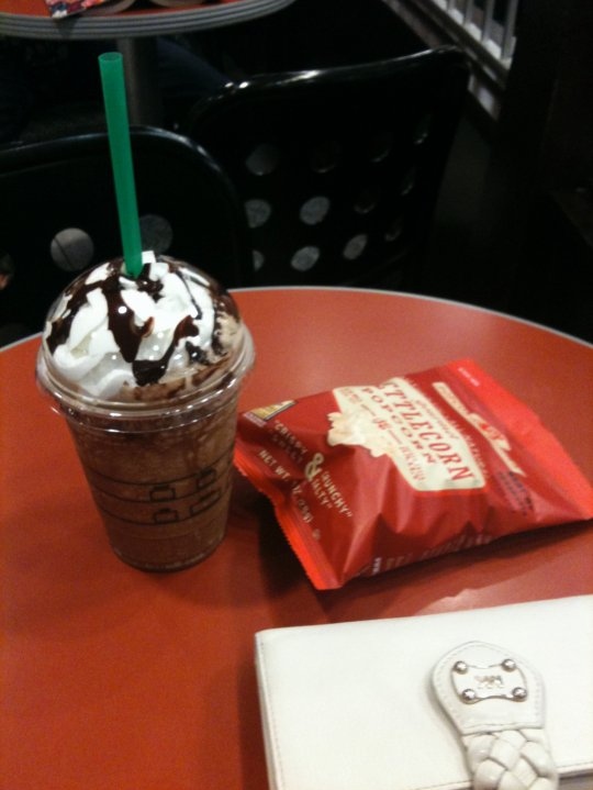 barnes and noble, frappucino and kettle