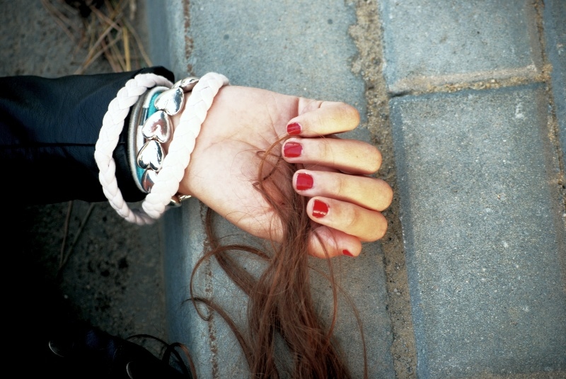 braceletes, hair and hand