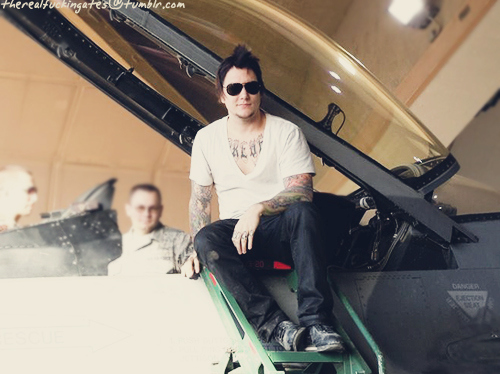 man, sexy and syn gates