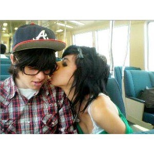 Cute  Love Pictures on Cute  Emo  Girl  Kiss  Love   Inspiring Picture On Favim Com