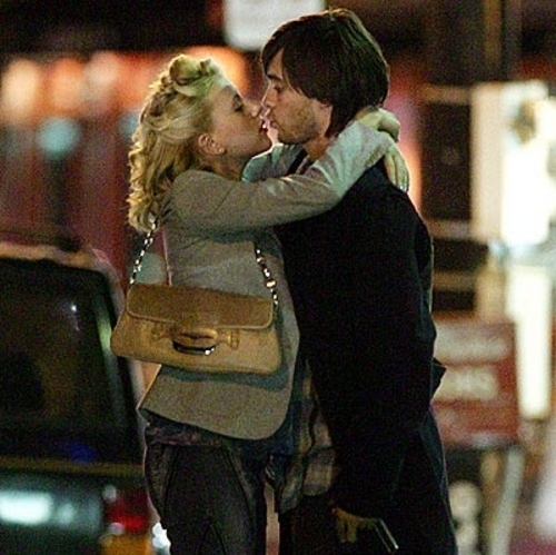 jared leto, kisses and perfect couple