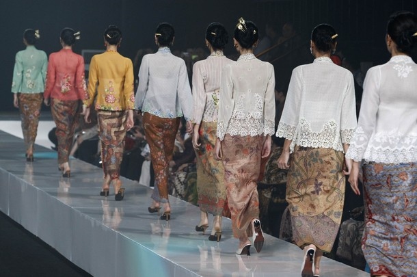 batik, fashion and indonesia