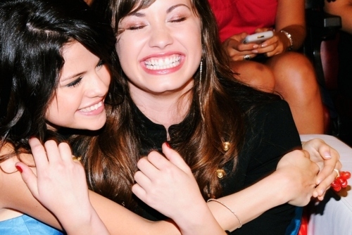 Selena Gomez And Demi Lovato Tumblr Gifs