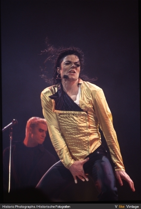 crotch grab,  dangerous tour and  i love you