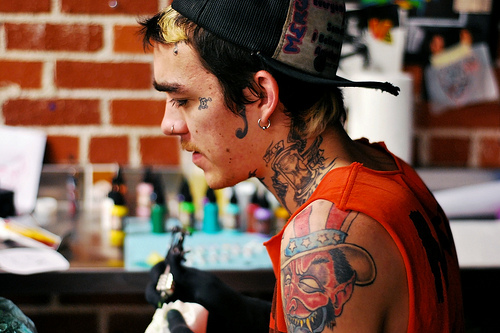 Artist Guy Hot Ink Tattoing Tattoo Added Jul Image Size Tattoo Artist Guy