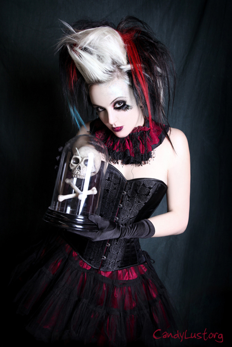 black corset, chloe von creepy and corset