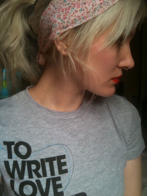 Blonde Girl Piercing Septum Twloha Image