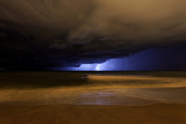 cloud-clouds-lightning-storm-thunderstorm-weather-Favim.com-94110.jpg
