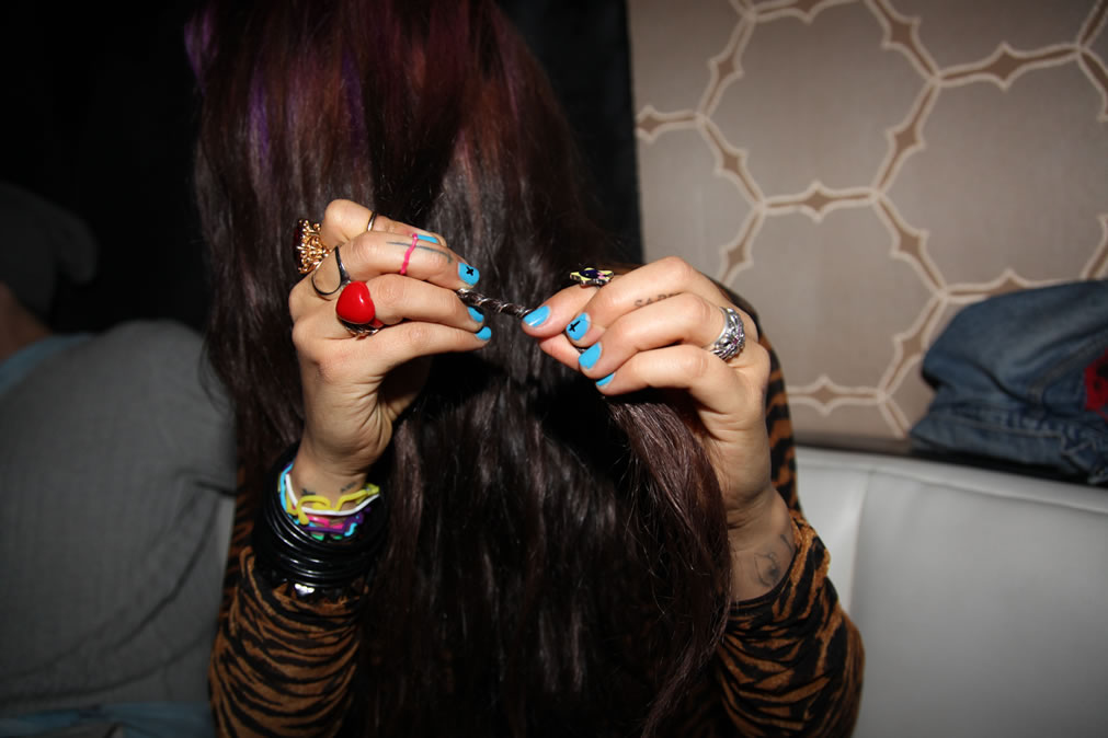blue nails, bracelets and hair
