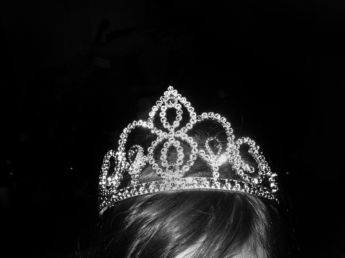 b n w, black and white and crown