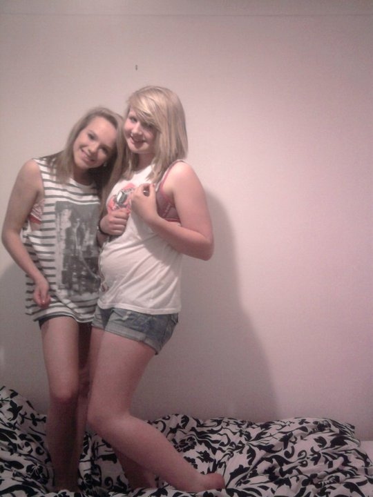 bed, bedroom, bestfriend, blonde, cute, fat