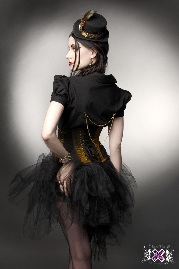 beauty, corset and deviant art