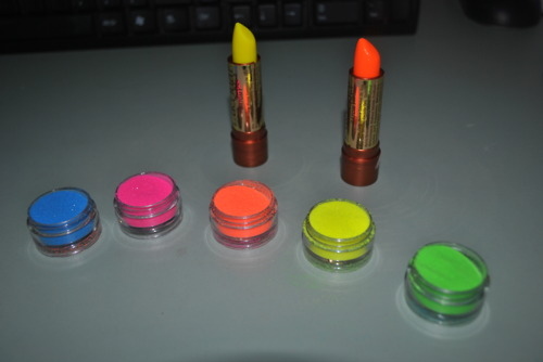 colors, fluor and make up