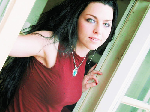 amy lee evanescence eyes hair necklace
