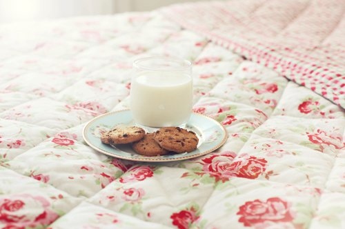 bed, breakfast and cookies