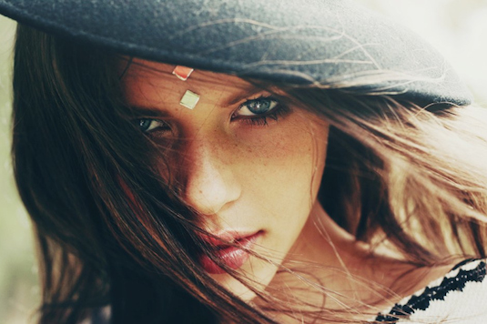 face, girl, hair, hat, model, nirrimi hakanson