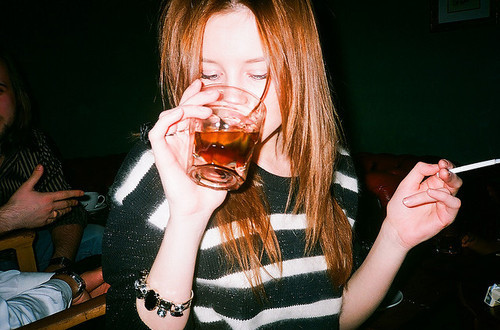 Фотографии очень пьяной девушки 28 фотографий